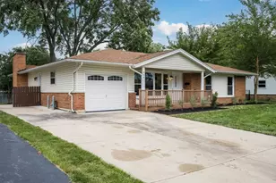 959 Ridge Ave, Elk Grove Village, IL 60007 - Photo 2