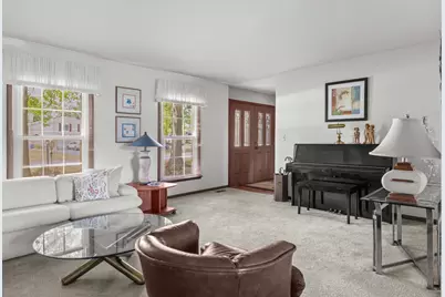 1902 Gigi Lane, Darien, IL 60561 - Photo 4