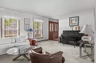 1902 Gigi Ln, Darien, IL 60561 - Photo 4