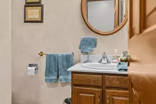 1902 Gigi Ln, Darien, IL 60561 - Photo 16