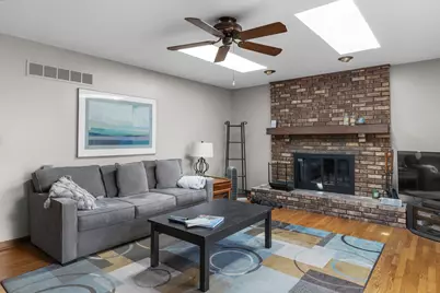 1902 Gigi Lane, Darien, IL 60561 - Photo 14