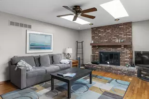 1902 Gigi Ln, Darien, IL 60561 - Photo 14