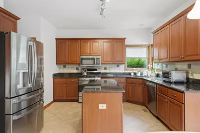 801 Fieldale Lane, Grayslake, IL 60030 - Photo 4