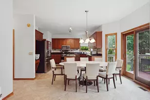 801 Fieldale Ln, Grayslake, IL 60030 - Photo 8