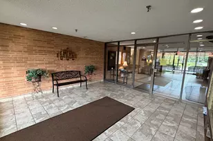 1717 W Crystal Ln, Mount Prospect, IL 60056 - Photo 4