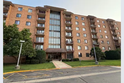 1717 W Crystal Lane #712, Mount Prospect, IL 60056 - Photo 1
