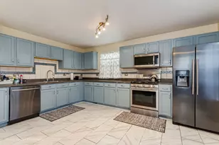 259 W 65th St, Chicago, IL 60621 - Photo 4