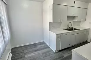 5452 Brummel St, Skokie, IL 60077 - Photo 8