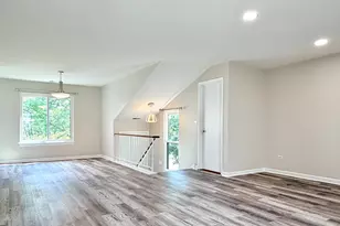 964 Brunswick Cir, Schaumburg, IL 60193 - Photo 8
