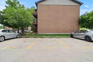 708 N Briar Hill Ln, Addison, IL 60101 - Photo 14