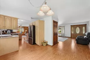 3207 Stella Ct, Zion, IL 60099 - Photo 8