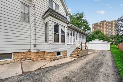742 S 4th Street, Dekalb, IL 60115 - Photo 4