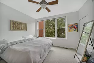 631 W Oak St, Chicago, IL 60610 - Photo 14