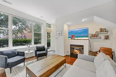631 W Oak Street, Chicago, IL 60610 - Photo 6