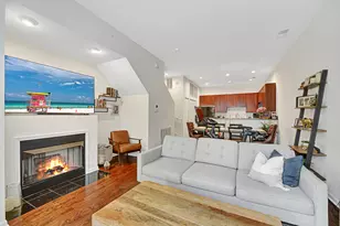 631 W Oak St, Chicago, IL 60610 - Photo 8