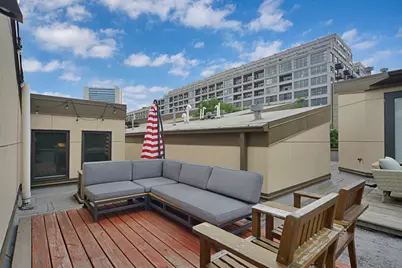 631 W Oak Street, Chicago, IL 60610 - Photo 18