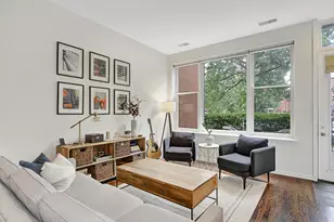 631 W Oak St, Chicago, IL 60610 - Photo 4