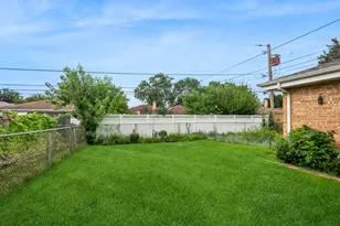7057 W Madison St, Niles, IL 60714 - Photo 20
