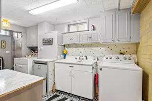 7057 W Madison St, Niles, IL 60714 - Photo 18
