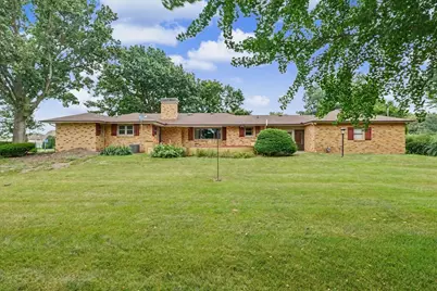1123 N Sangamon Avenue, Gibson City, IL 60936 - Photo 2
