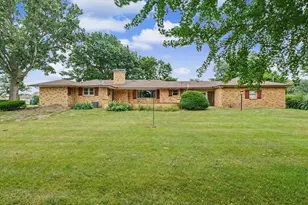 1123 N Sangamon Ave, Gibson City, IL 60936 - Photo 2