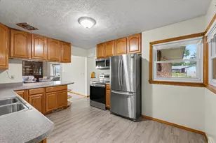 1123 N Sangamon Ave, Gibson City, IL 60936 - Photo 18