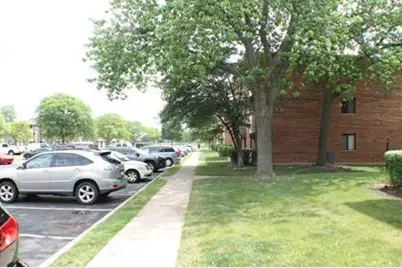 17 Parkside Court #3, Vernon Hills, IL 60061 - Photo 4