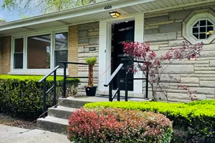 4555 Cleveland St, Skokie, IL 60076 - Photo 6