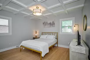 4555 Cleveland St, Skokie, IL 60076 - Photo 18