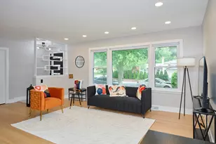 4555 Cleveland St, Skokie, IL 60076 - Photo 12