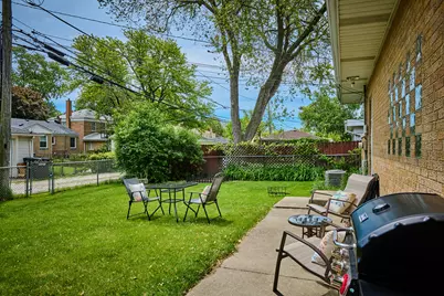 4555 Cleveland Street, Skokie, IL 60076 - Photo 26