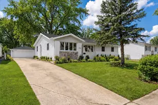 8766 S 83rd Ct Ave, Hickory Hills, IL 60457 - Photo 4