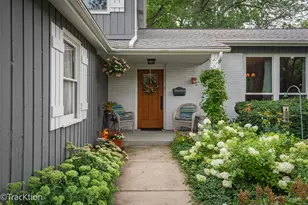 116 Pembroke Rd, Naperville, IL 60540 - Photo 2