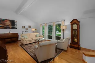 116 Pembroke Rd, Naperville, IL 60540 - Photo 4