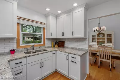 116 Pembroke Road, Naperville, IL 60540 - Photo 8