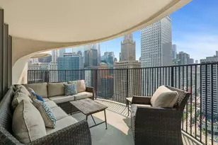 300 N State St, Chicago, IL 60654 - Photo 10