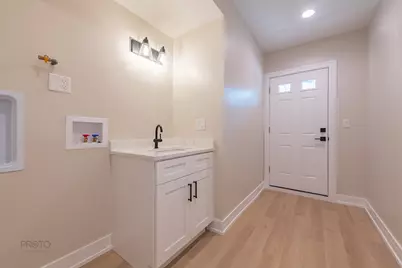 4945 W Berenice Avenue, Chicago, IL 60641 - Photo 30