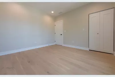 4945 W Berenice Avenue, Chicago, IL 60641 - Photo 36