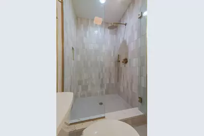 4945 W Berenice Avenue, Chicago, IL 60641 - Photo 38