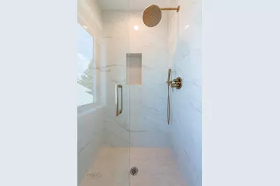 4945 W Berenice Avenue, Chicago, IL 60641 - Photo 20