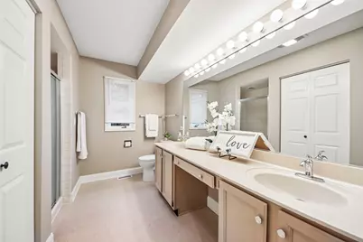 281 Governors Lane #281, Elgin, IL 60123 - Photo 16