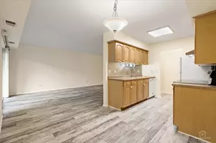 909 Buccaneer Dr, Schaumburg, IL 60173 - Photo 8