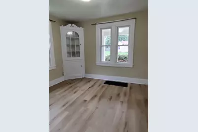 606 E Perry Street, Belvidere, IL 61008 - Photo 8