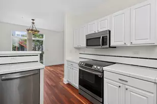 207 Tanglewood Dr, Glen Ellyn, IL 60137 - Photo 8