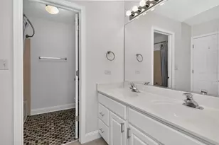 207 Tanglewood Dr, Glen Ellyn, IL 60137 - Photo 14