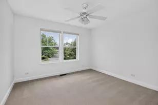207 Tanglewood Dr, Glen Ellyn, IL 60137 - Photo 16