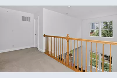 207 Tanglewood Drive, Glen Ellyn, IL 60137 - Photo 12