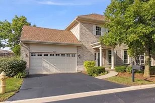 631 Dunhill Ln, Carol Stream, IL 60188 - Photo 2