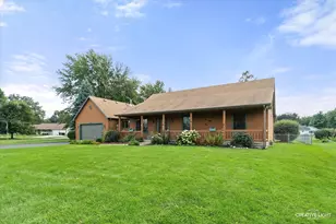 1684 Hilda Dr, Lake Holiday, IL 60548 - Photo 2