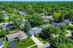 680 Indian Spring Ln, Buffalo Grove, IL 60089 - Photo 18